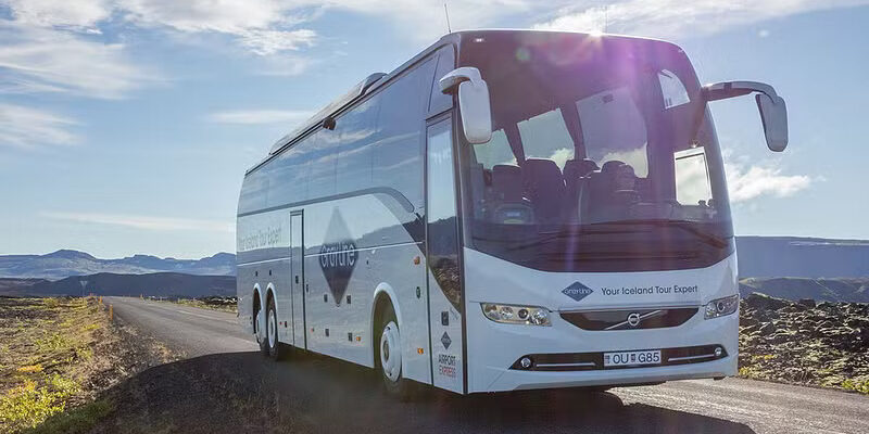 Airport shuttle bus Keflavik