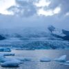 Lagon Fjallsárlón par temps nuageux