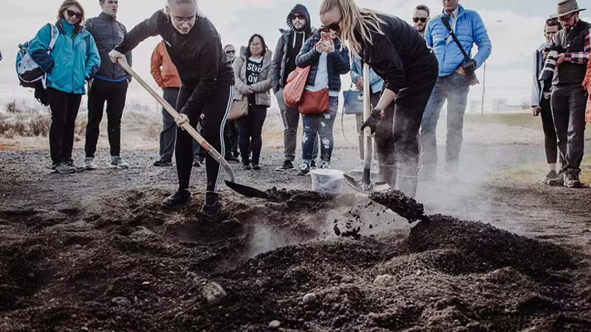 Geothermal bread baking at Laugarvatn