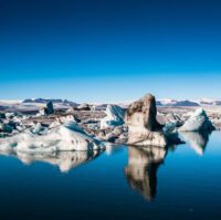 La lagune glaciaire en été
