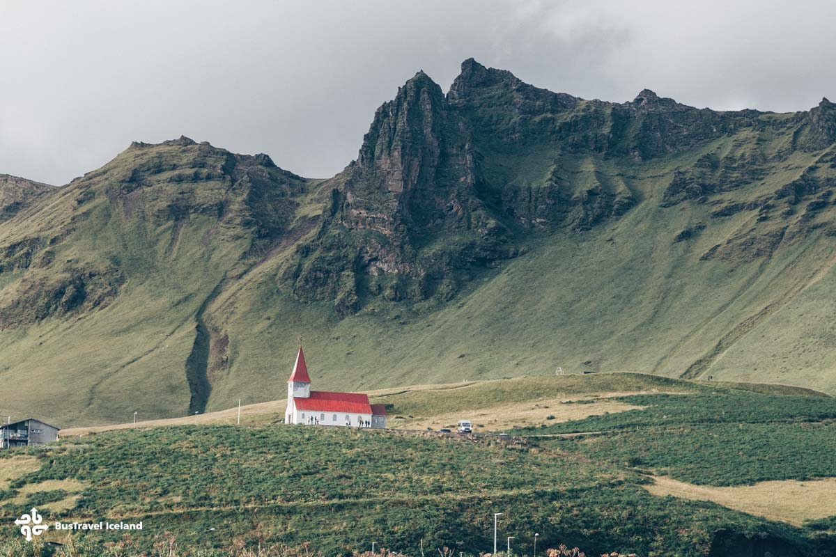 Experience the Charm of Vík: A Picturesque Coastal Village on Iceland’s Southern Shores