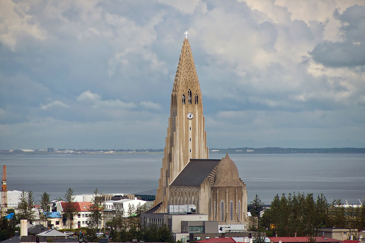 Reykjavik downtown pickup and drop off stops