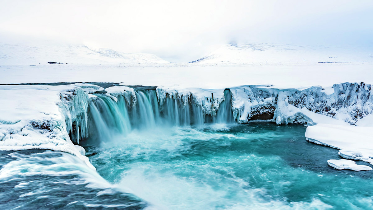 5 Reasons Why You Should Visit Iceland This Winter