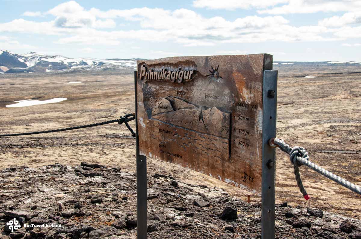 The sign at the entrance to the volcano.