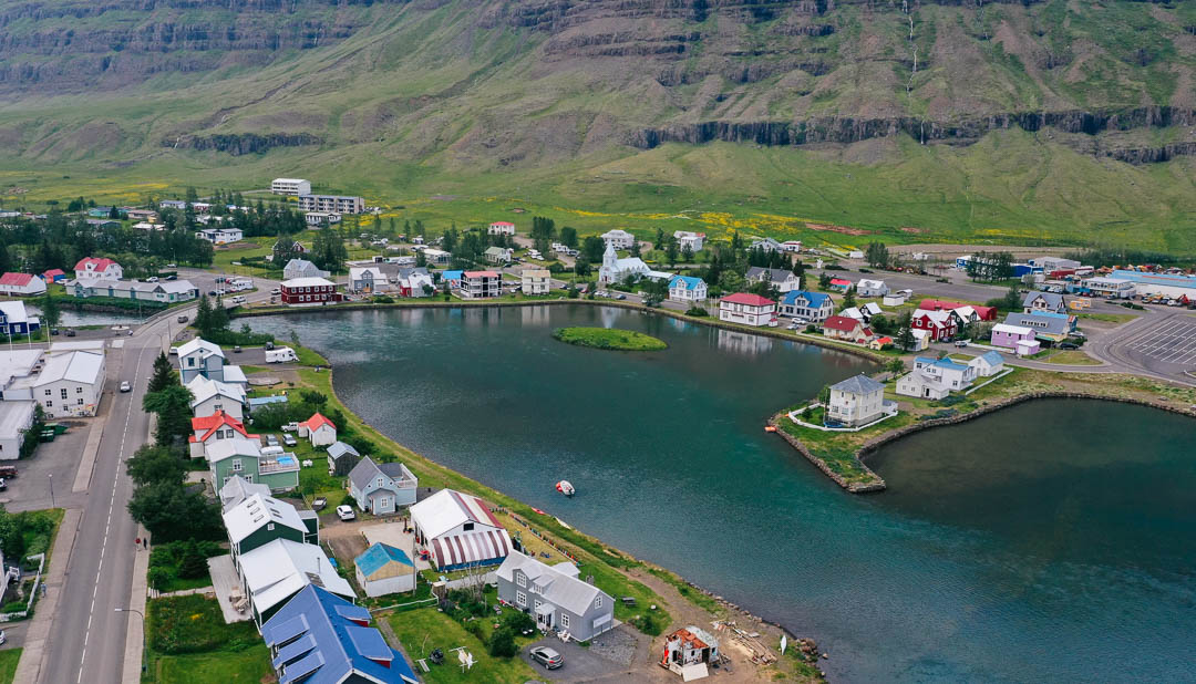 The town of Seydisfjordur in East Iceland from above-freysteinn-g-jonsson-1b5PLkPZI8Q-unsplash The town of Seydisfjordur in East Iceland from above