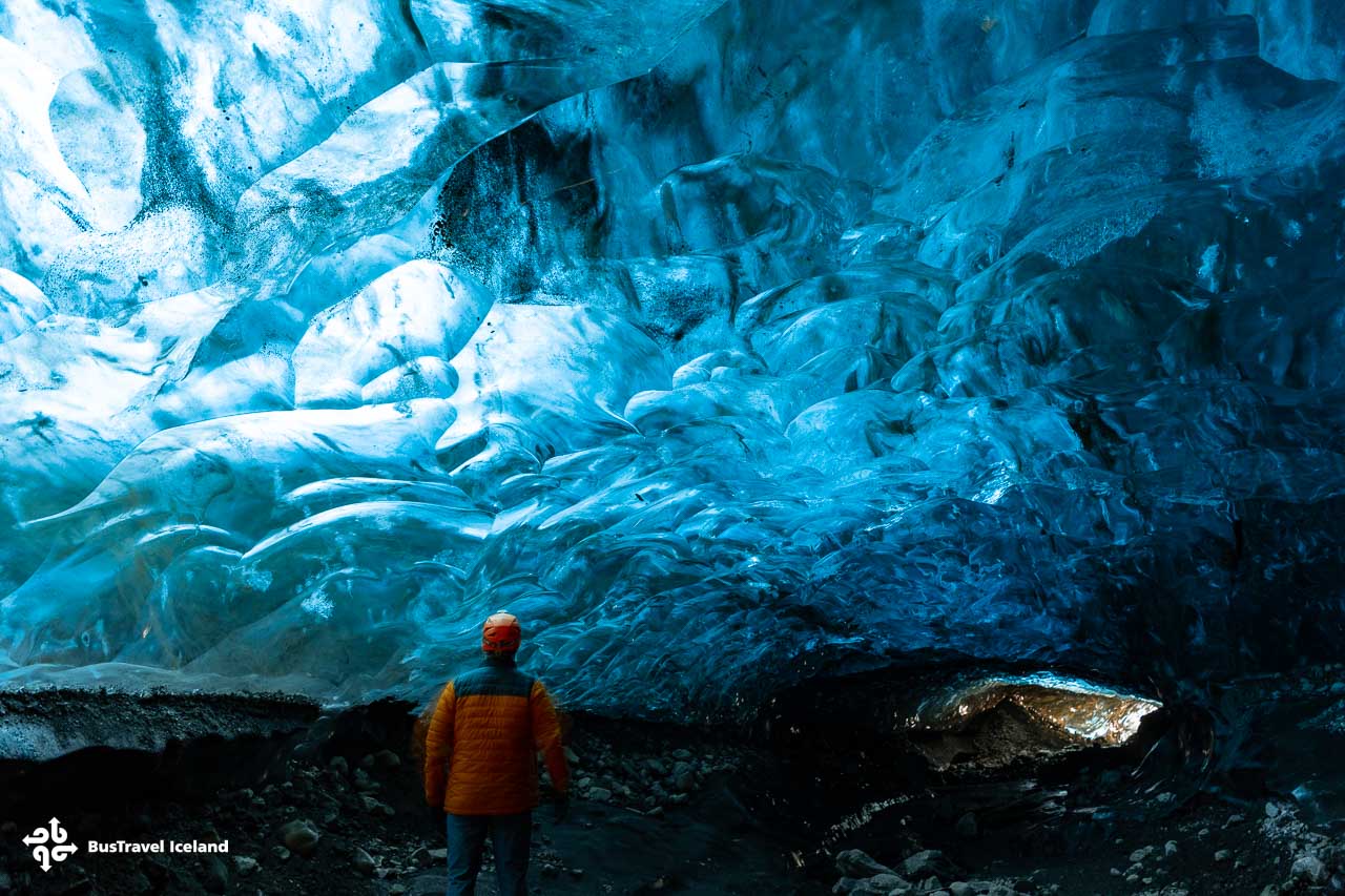 Crystal Ice Cave on Vatnajokull in South Iceland – Sapphire ice cave in April 2025-10 Crystal ice cave on Vatnajokull glacier - Sapphire ice cave on Vatnajokull in April 2025
