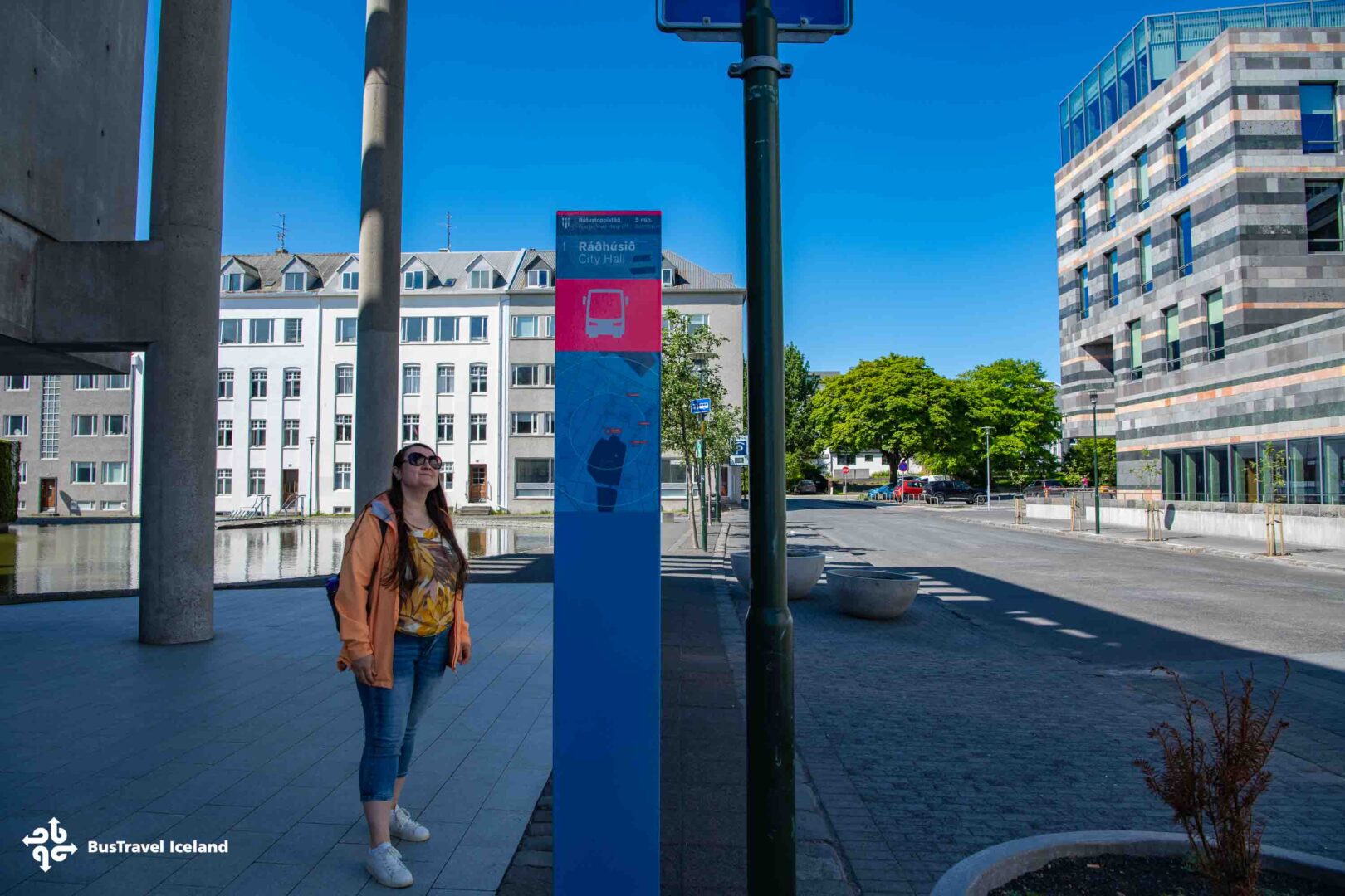 Bus Stop 1 - Ráðhúsið - City Hall