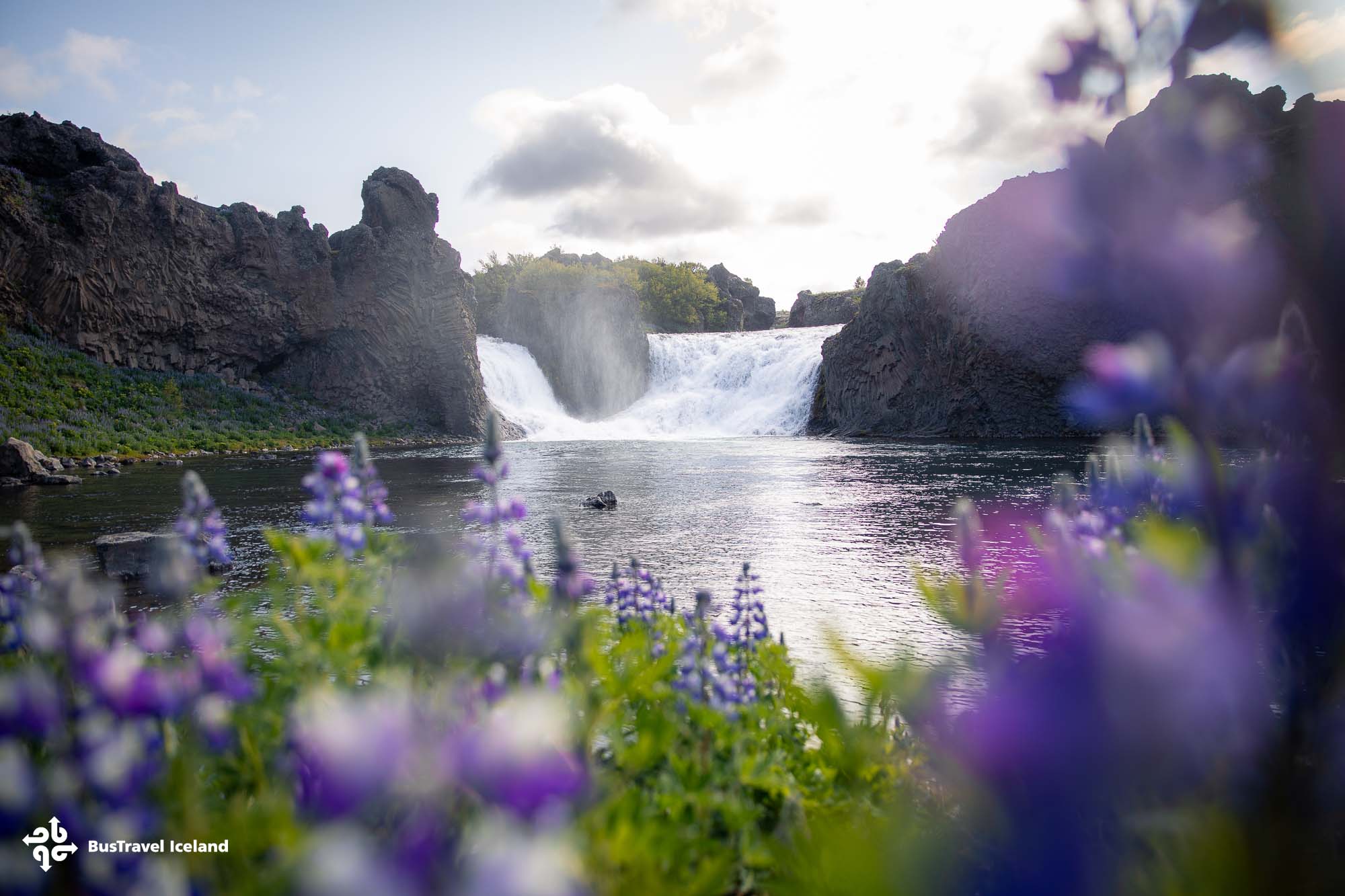 hjalparfoss waterfall in Landmannalaugar Highlands