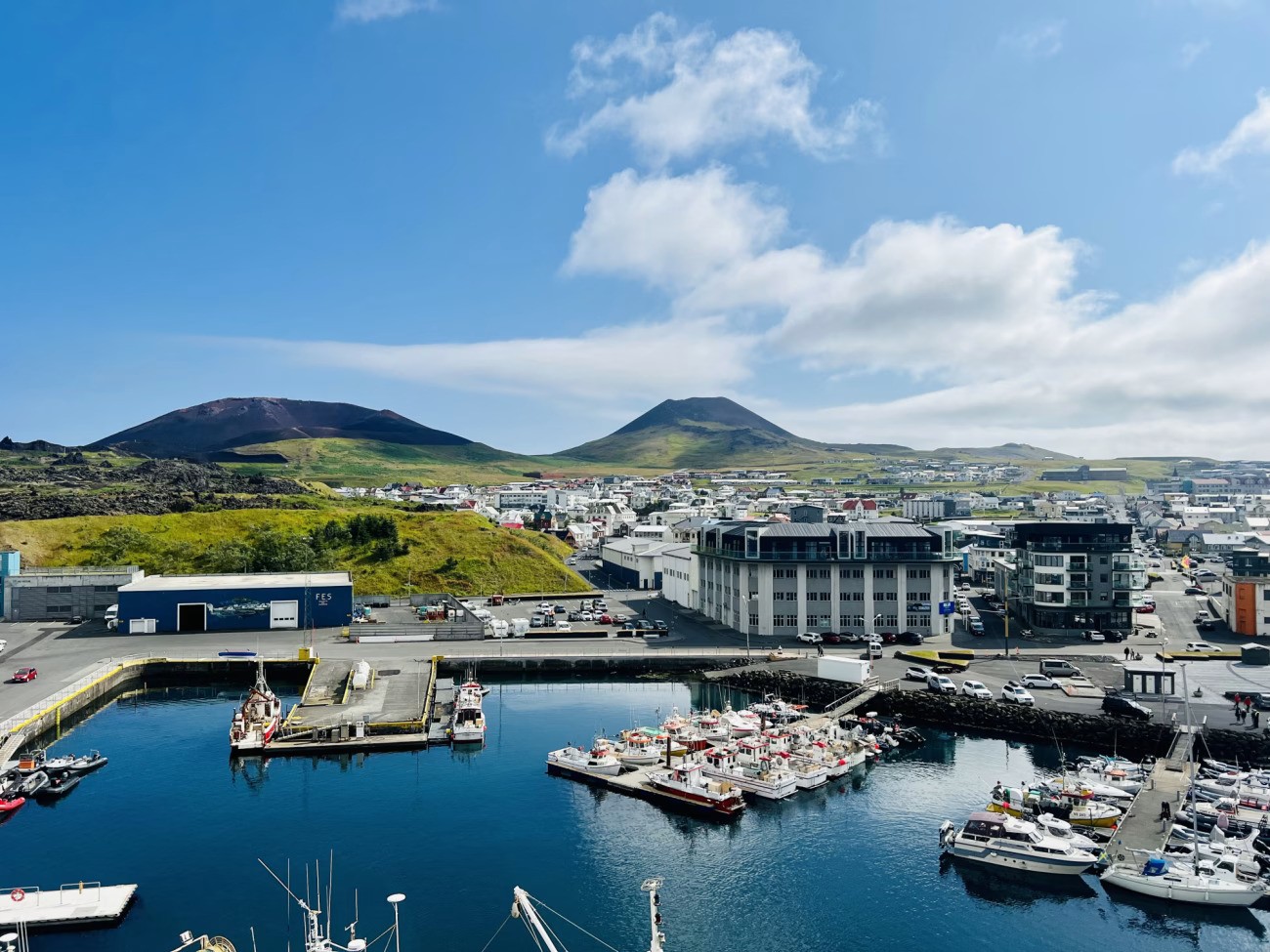 portheimaey-ezgif.com-avif-to-jpg-converter heimæy harbour