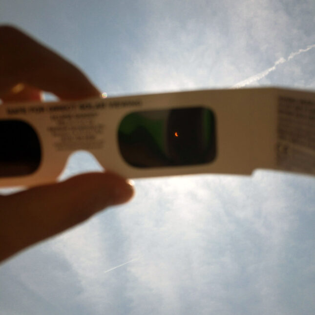 view solar eclipse via the glasses jason-howell view solar eclipse via the glasses jason-howell