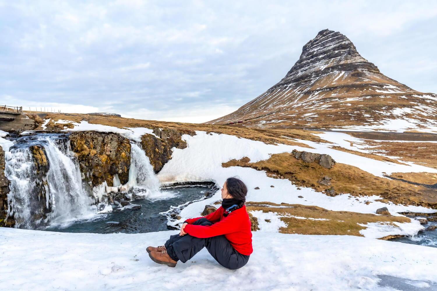 Self-Drive vs. Guided Tours in Winter