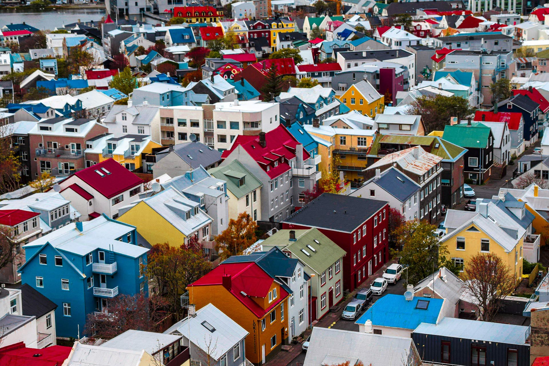 Colorful houses in Reykjaivk tom-podmore