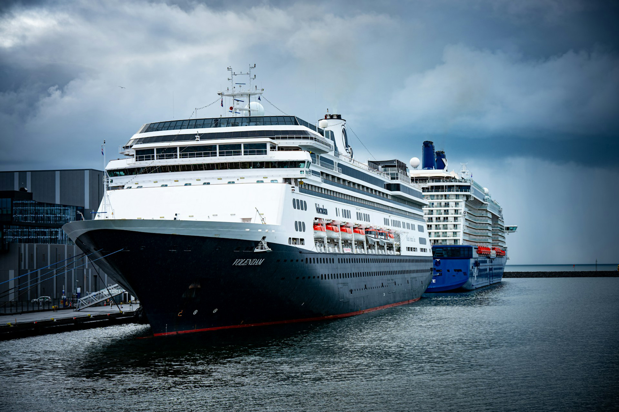 Cruise-ships-docked-at-Reykjavik-port-Iceland-julia-taubitz